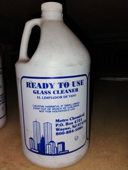 1gal  Glass Cleaner, Two Different Types 