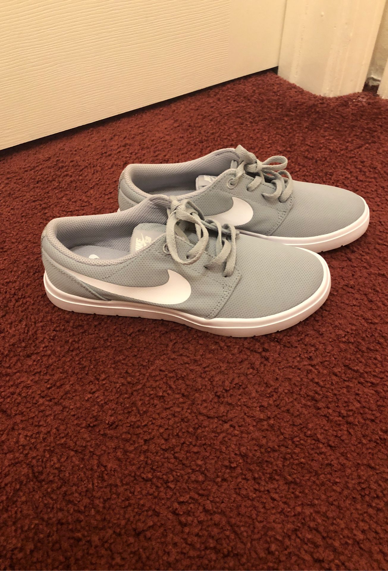 Boys shoes size 4.5 new