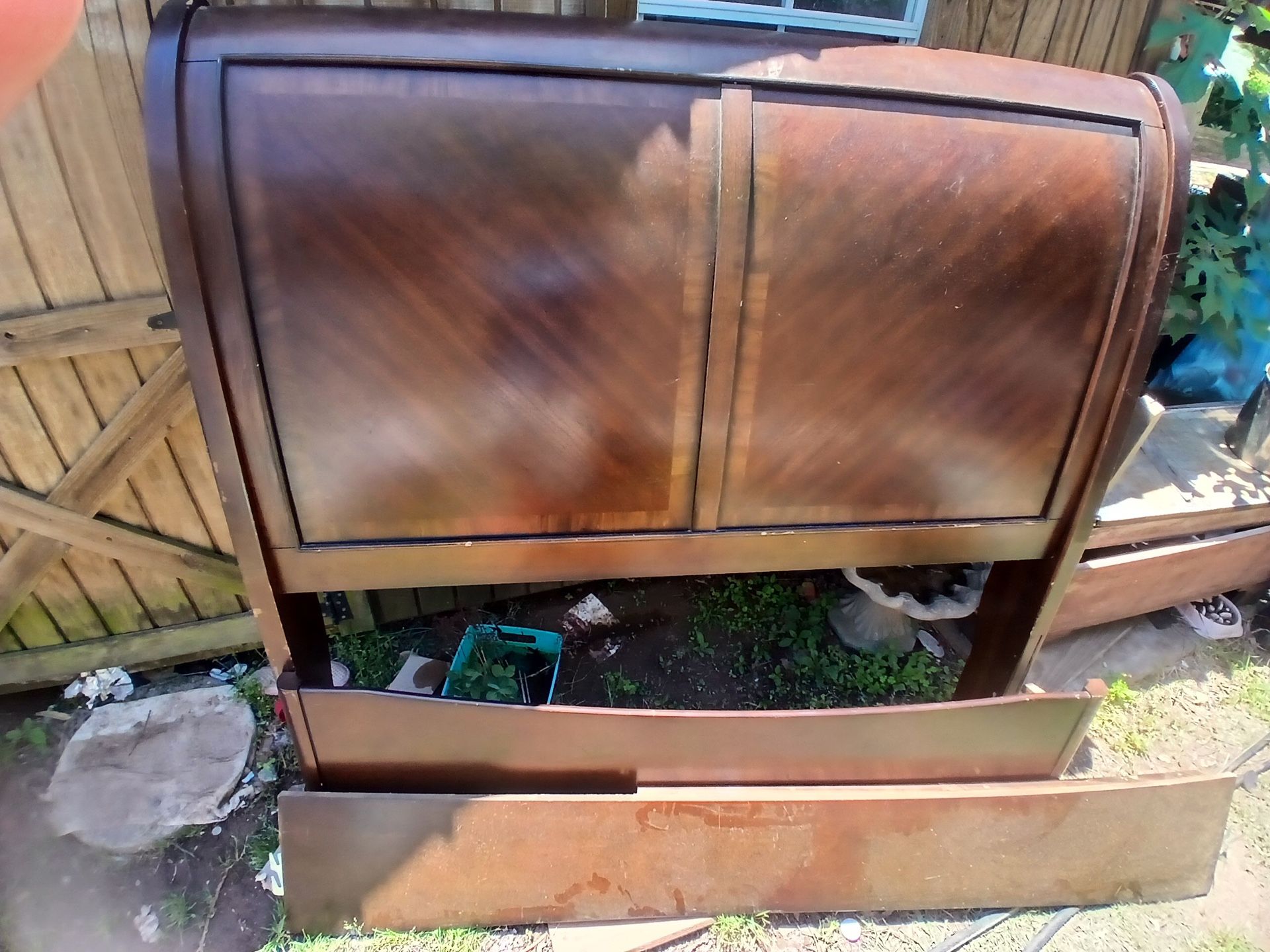 Queen Sleigh Bed