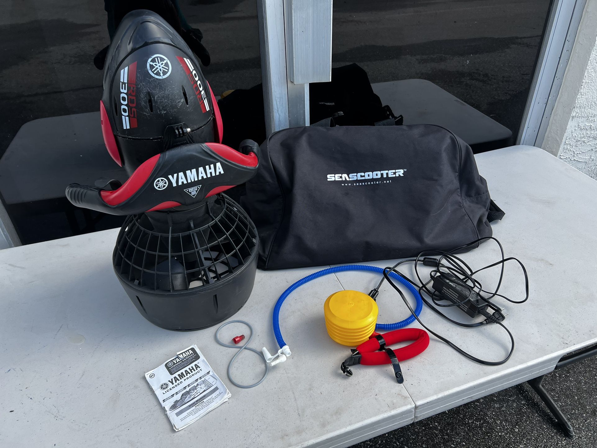 *Needs New Battery* Yamaha RDS300 Seascooter! Under Water Propulsion Device. Includes all parts, bag and manual. Just needs a new battery. Retails $67