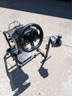 Logitech G920 Gaming wheel with shifter, pedals, frame
