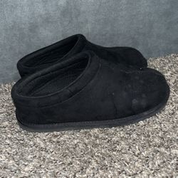 BLACK UGG LIKE SHOE