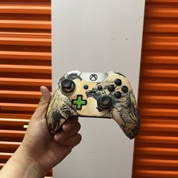 Xbox Controllers - Red Wireless, Camo, Elite