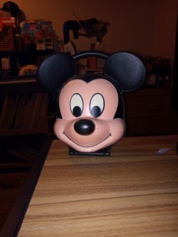 VINTAGE MICKEY MOUSE LUNCHBOX 