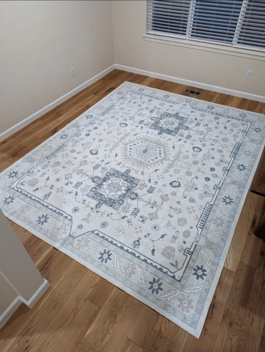 8'x 10' Machine Washable Tumble Rug (PAD INCLUDED)