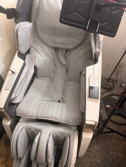 iBooMas Full Body Massage Chair