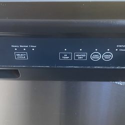 Beautiful new Amana Stainless And Black Dishwasher Perfect Condition