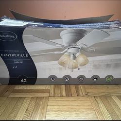 Ceiling fan: Centreville Ceiling Fan With box/screws/parts