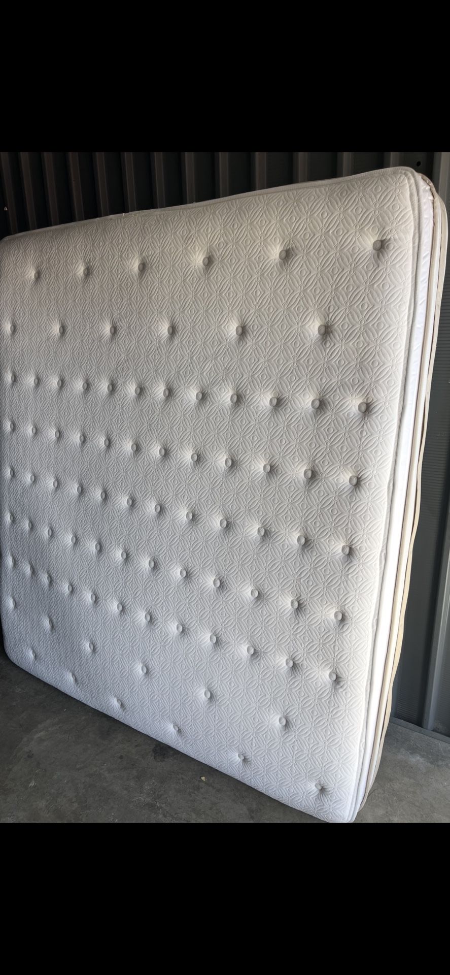 King Size Mattress & Box Springs ONLY w/Handles By Posterpedic Sealy