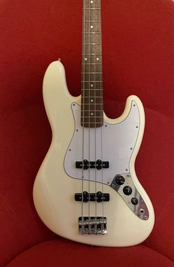 Fender Standard Jazz Bass