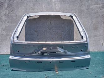 TOYOTA PRUIS TAILGATE 2023