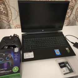 HP Pavilion Gaming Laptop 16-a0032dx w/32gb Ram, 1tb SSD, and Xbox controller