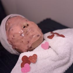 Relaxing facial Service 