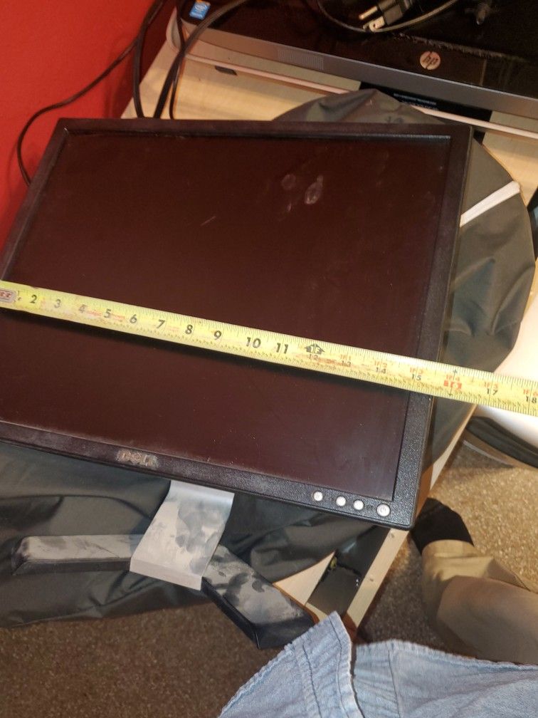 Dell Vga And Dvi 15 " Monitor