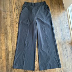 FABLETICS Downtown Wide Leg Black PantS Zip Pocket Travel Athleisure Fitness EUC