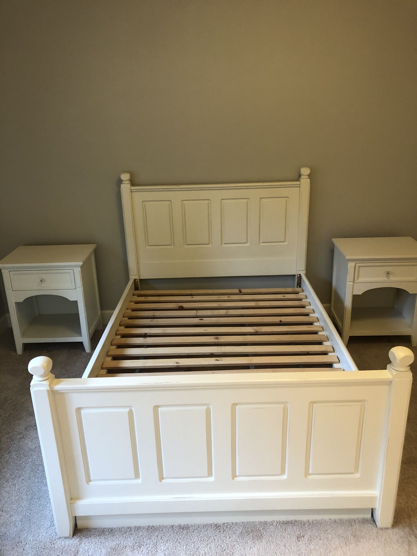 4 piece White Bedroom Set