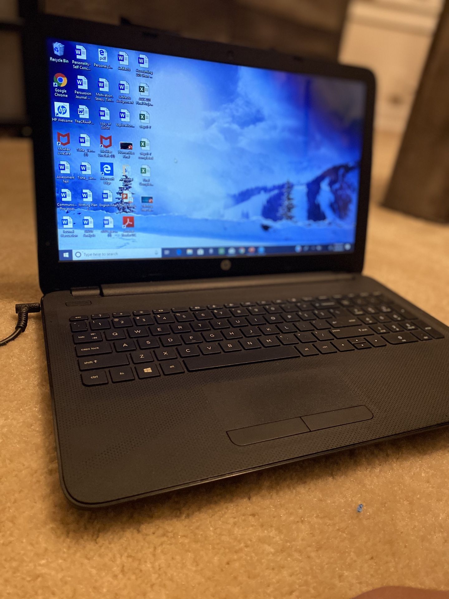 64 GB HP laptop intel core !5 / with full factory reset! Buy like it’s brand new today!