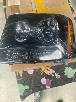 2007-2014 Chevy Tahoe drivers side headlight #NEW