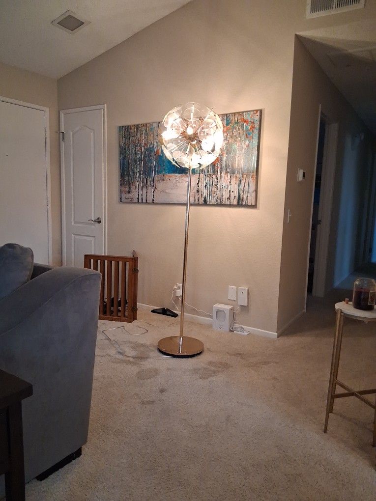 Floor Lamp Luxery And Magnificent With Measurement Hight 70" Inches With Golden Metalic Color PICKUP At West Pico Blvd. & South Barrington Avenue, Lo