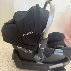 Nuna PIPA Car Seat + Base (2021) - Clean - Excellent Condition - No Accidents