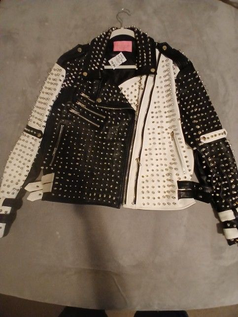 Azalea Wang jacket 