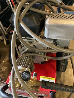 Briggs & Stratton Gas Pressure Washer. 2300 PSI. GPM 2.9(See & Click On Pictures). Still Works