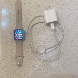 Apple Watch S7 41mm Off-white Band