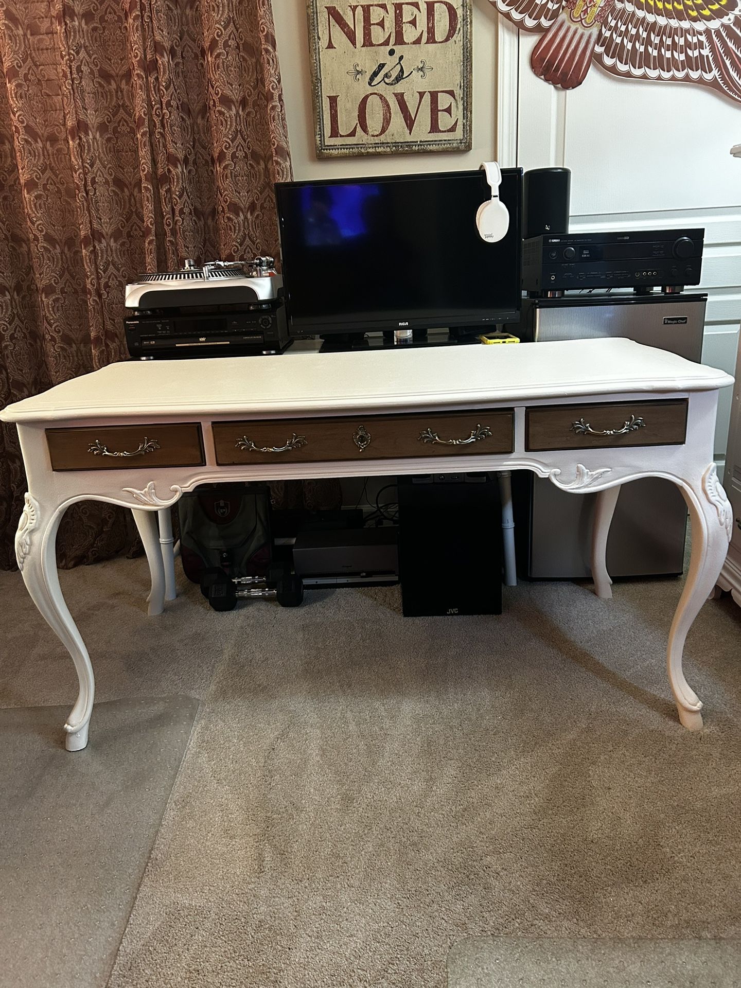 Writing desk/accent table