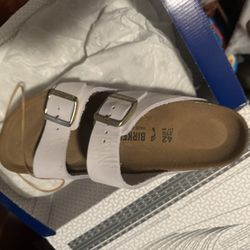 Authentic Birkenstocks NIB Beautiful Beige Color 