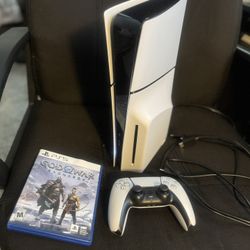 PRICE DROP !!! BRAND LIKE NEW PS5 FOR SALE PLUS 1 GAME !!!! $400