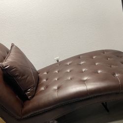 Chaise Lounge (Chair) Brown