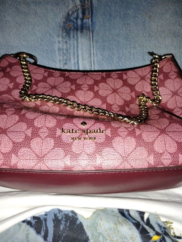 Kate Spade New York
SIGNATURE SPADE FLOWER CROSSBODY