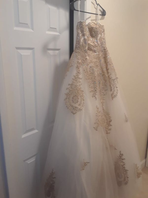 Medium Size Wedding Dress For Sale In West Palm Beach Fl Offerup