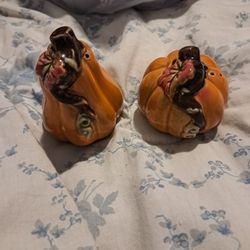 Pumpkins Salt And Pepper Shakers