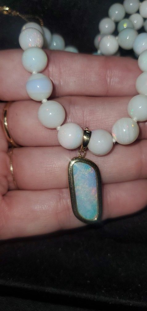 Beautiful Opal 14k Gold Necklace