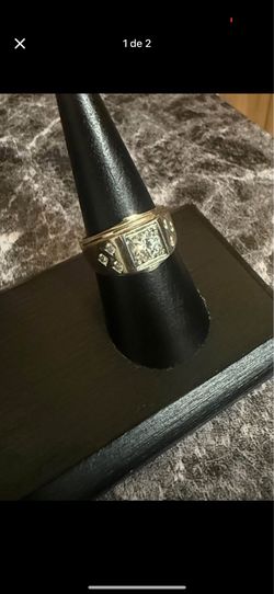 14kt Gold Ring with Diamonds / Anillo de 14kt con Diamantés