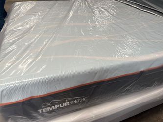 King Tempurpedic luxebreeze firm mattress set