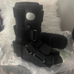 Walking Boot Fracture Boot for Broken Foot, Sprained Ankle-Medium