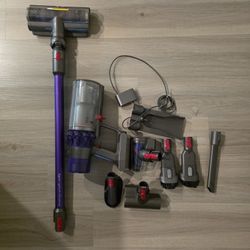 Dyson Cyclone V10 Animal Cordless Vacuum Cleaner 