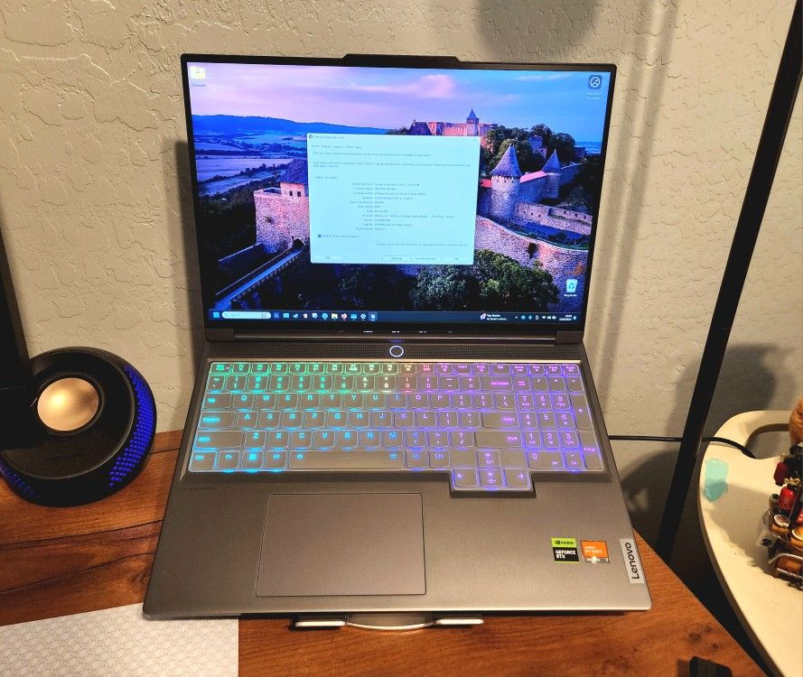 Lenovo Legion Slim 7 gen 8, Ryzen7 7840HS, RTX4060 Gaming Laptop, Like New