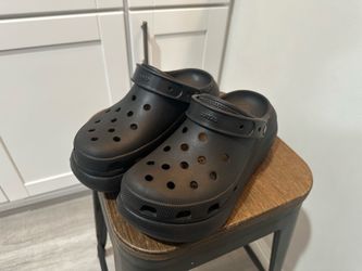Crocs Men’s Size 8.5 Classic Crush Clog Black Slip On Platform