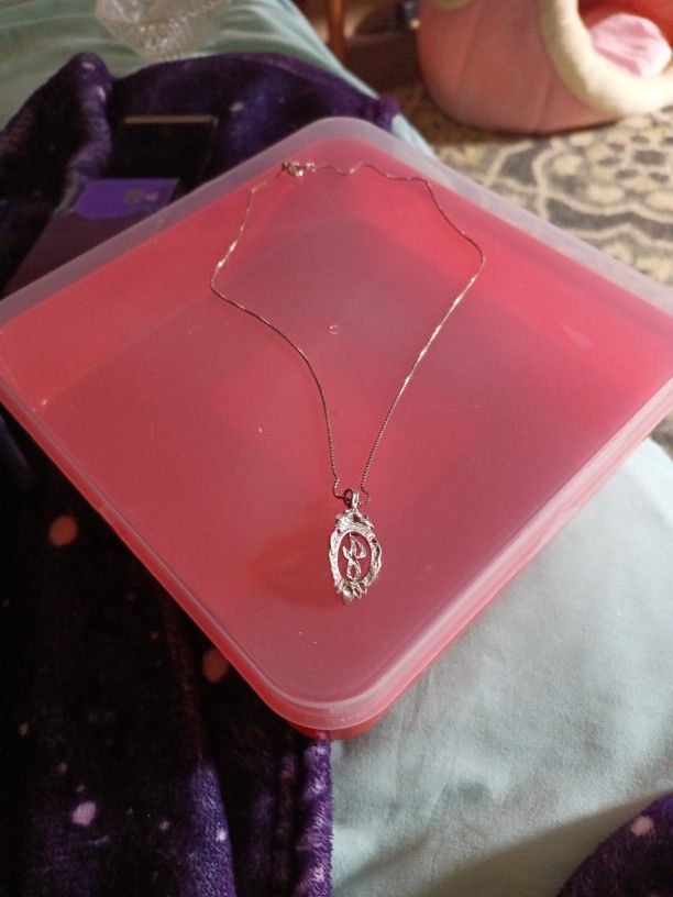 Vintage Sterling Silver Pendant Necklace 18 In Chain