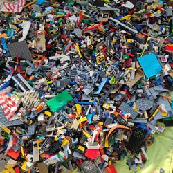 Lego MEGA tonnage sale. minis, bricks