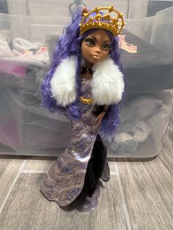Howliday Clawdeen Wolf Monster High Doll