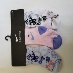 Nike Infant baby 12-24 MOS Printed Gripper Socks Set (3 Pairs)