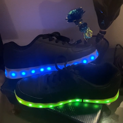 LED SHOES/ Woman’s 8.5