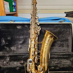 SELMER BUNDY ALTO SAXOPHONE WITH CASE