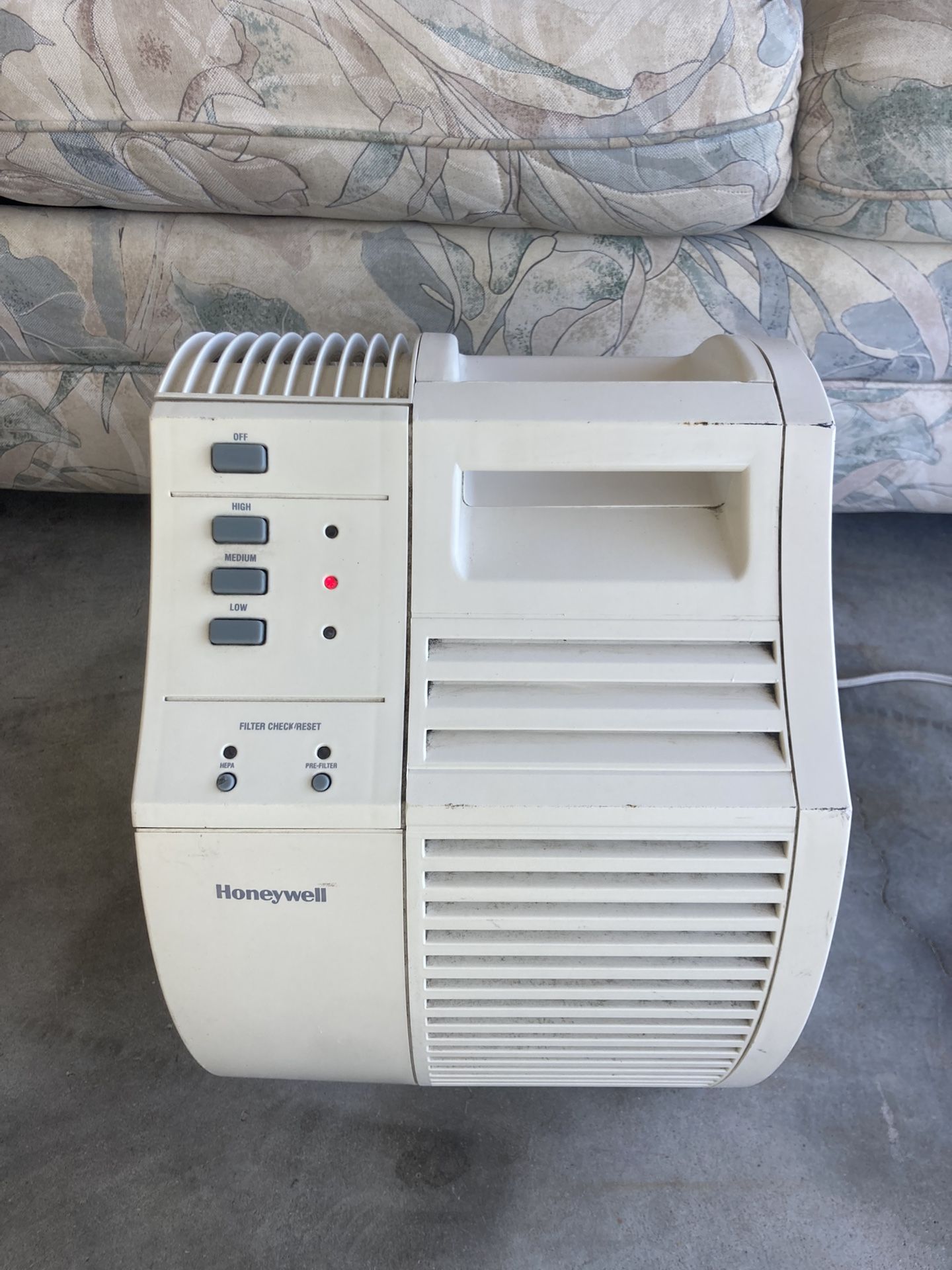 Honeywell 17000-TGT White Quietcare True Hepa Air Purifier Filtration Cleaner,working good!
