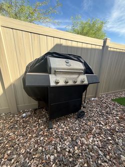 4-Burner Gas Grill