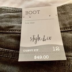 NiP…Style & Co From Macys Low Rise, Curvy Fit, Boot Leg Thornton Gray Jeans (Size 12)